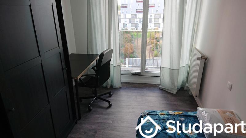Chambre - 11 m² - 1 pièce