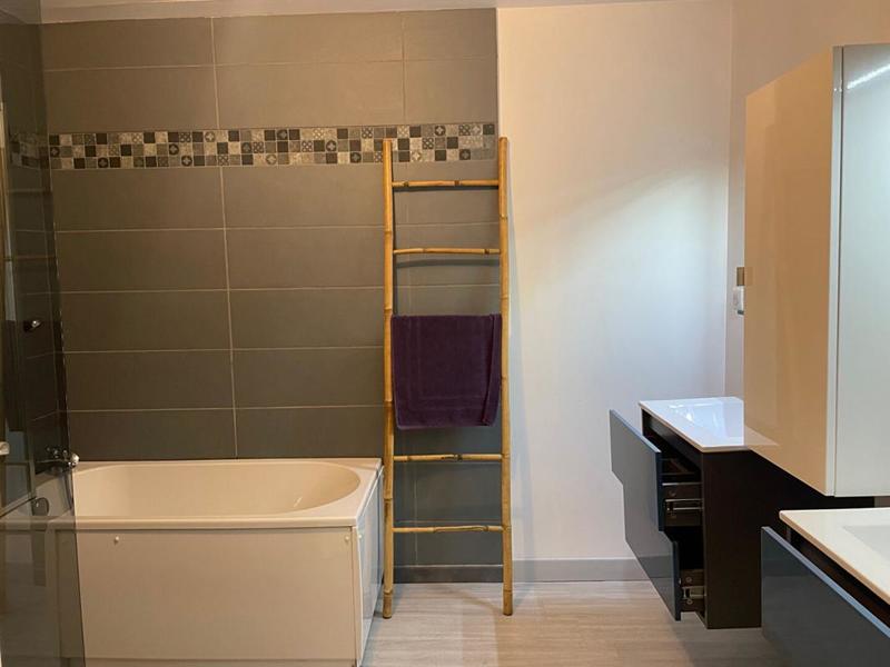 Maison - 214 m² - 10 pièces