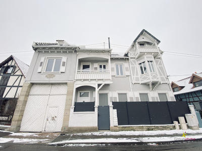 Appartement - 176 m² - 5 pièces