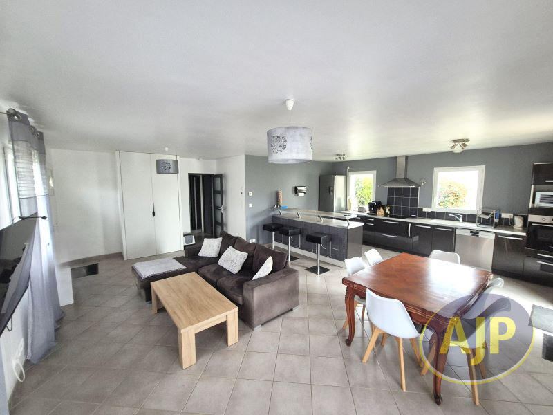 Maison - 76 m² - 3 pièces