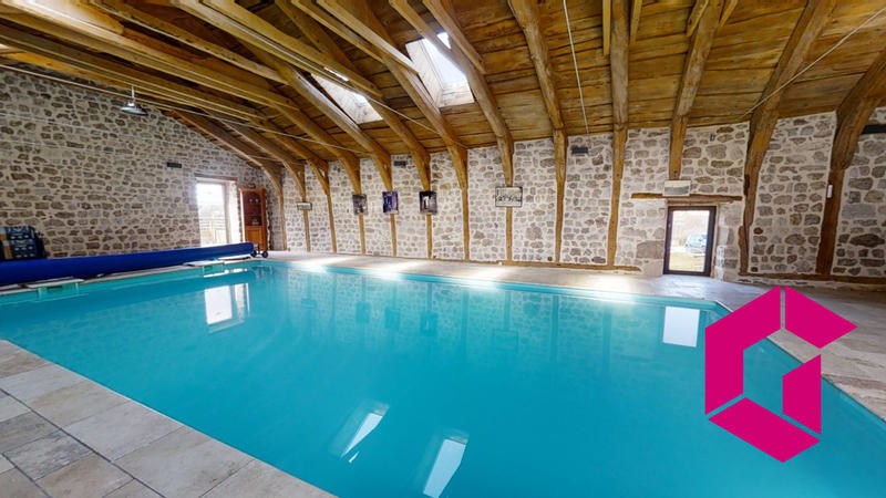 Maison - 350 m² - 8 pièces