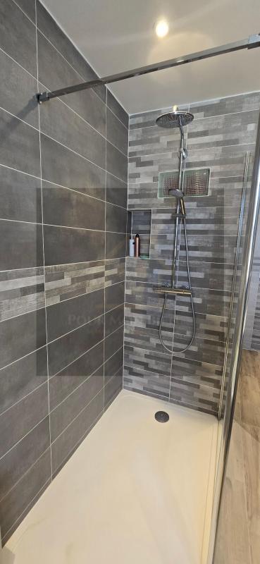 Propriété - 250 m² - 6 pièces