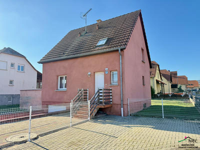 Maison - 93 m² - 5 pièces