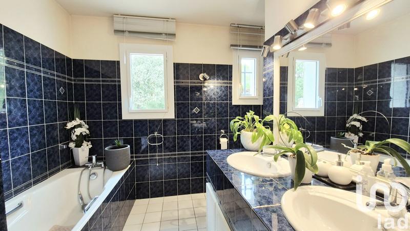 Maison - 225 m² - 6 pièces