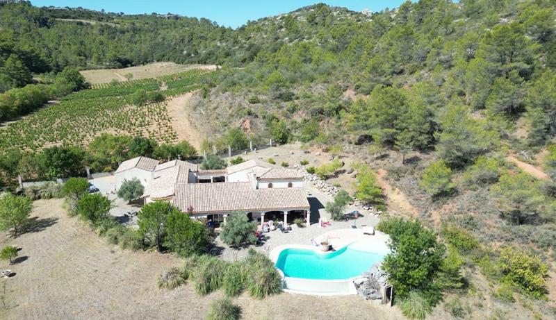 Demeure - 225 m² - 7 pièces