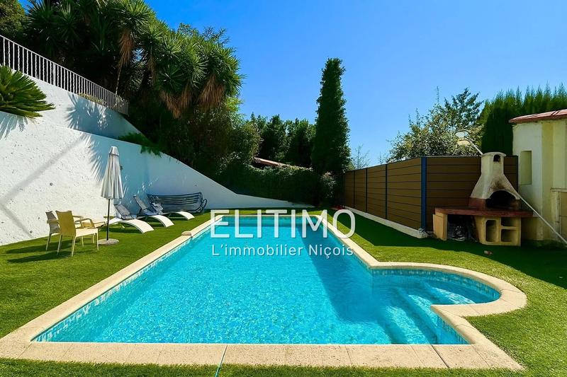 Maison - 223 m² - 6 pièces