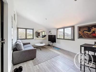 Villa - 300 m² - 8 pièces