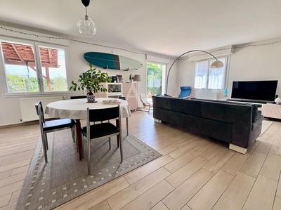 Maison - 192 m² - 7 pièces