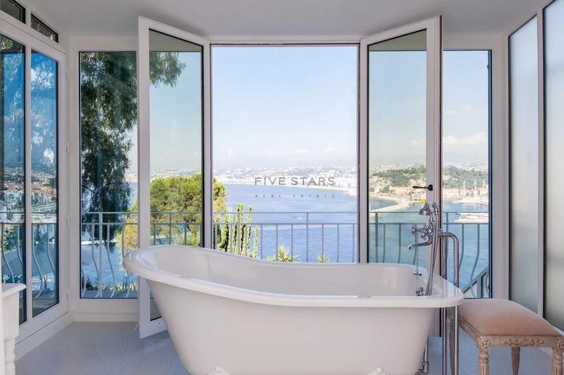 Appartement - 150 m² - 5 pièces