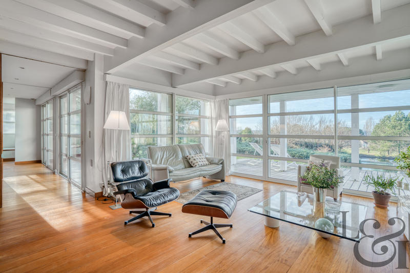 Maison - 180 m² - 7 pièces