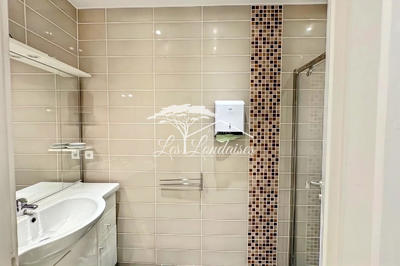 Local commercial - 64 m² - 3 pièces