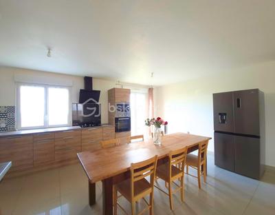 Maison - 104 m² - 6 pièces