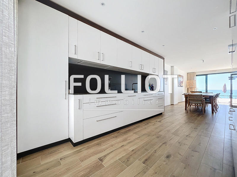 Maison - 200 m² - 7 pièces