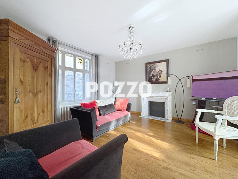 Maison - 190 m² - 8 pièces