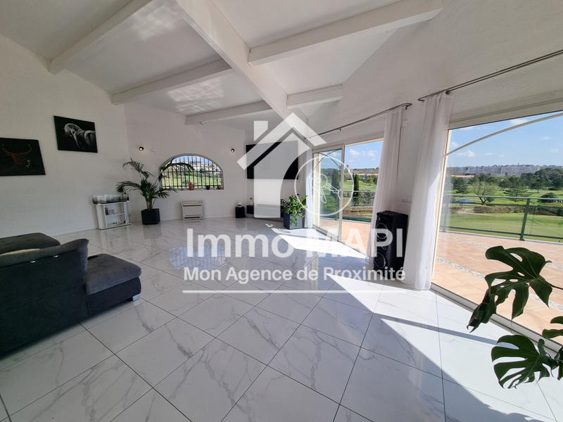 Maison - 245 m² - 6 pièces