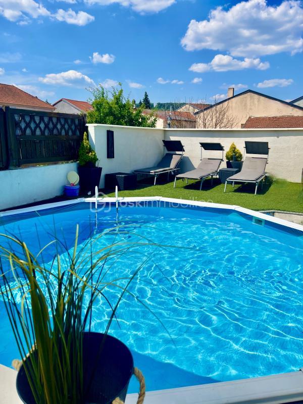 Appartement - 210 m² - 9 pièces