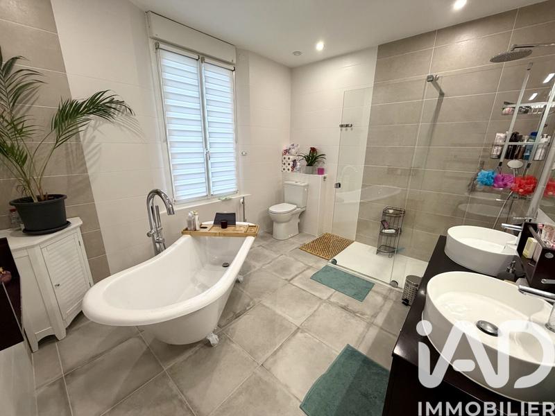 Maison - 187 m² - 7 pièces