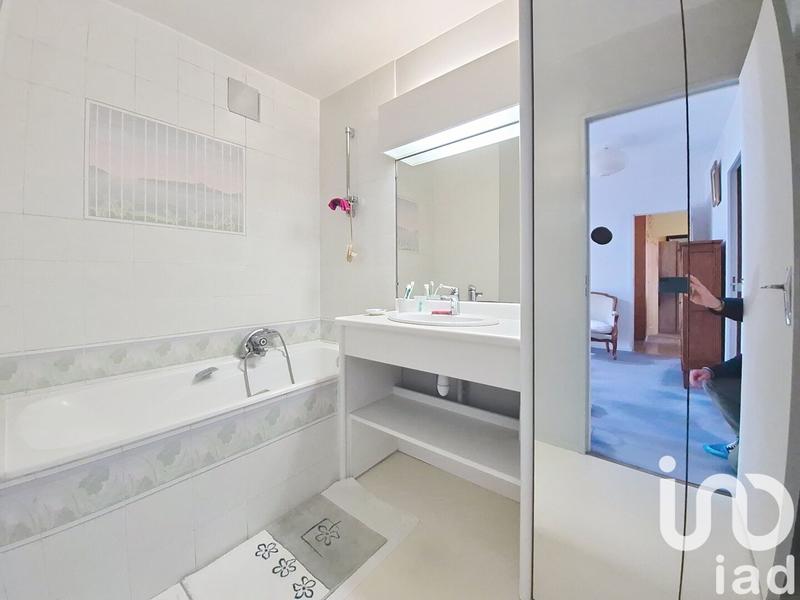 Appartement - 96 m² - 5 pièces