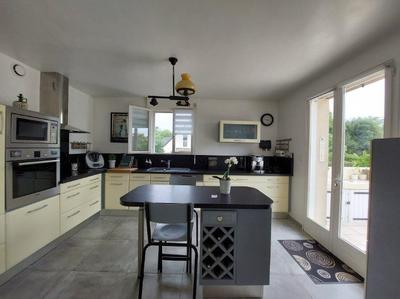 Maison - 138 m² - 6 pièces