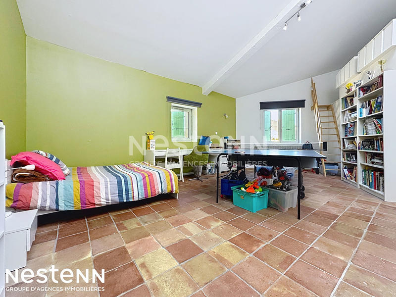 Maison - 242 m² - 8 pièces