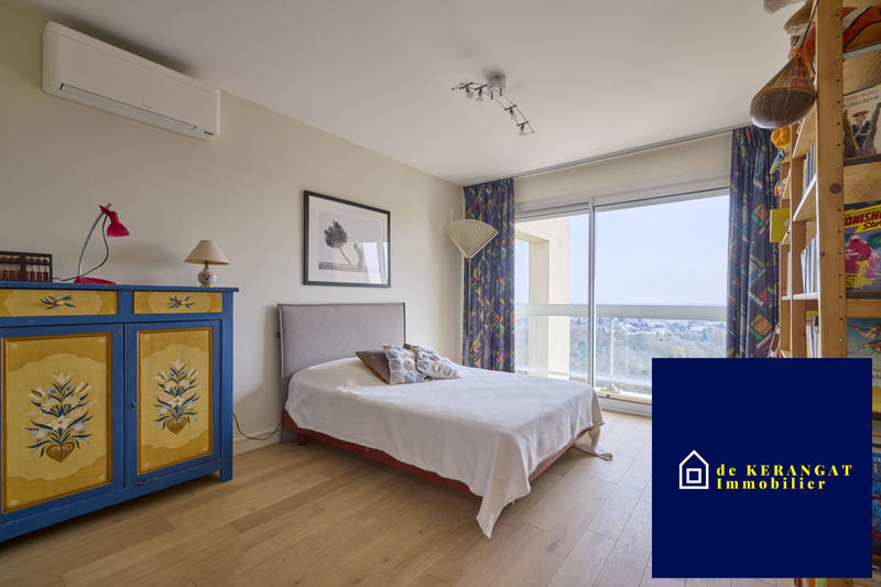 Maison contemporaine - 267 m² - 8 pièces