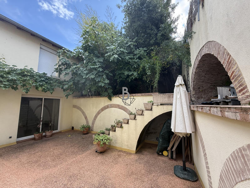 Maison - 236 m² - 7 pièces