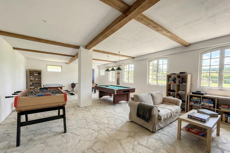 Maison ancienne - 229 m² - 7 pièces