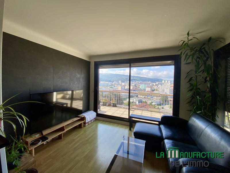 Appartement - 90 m² - 3 pièces