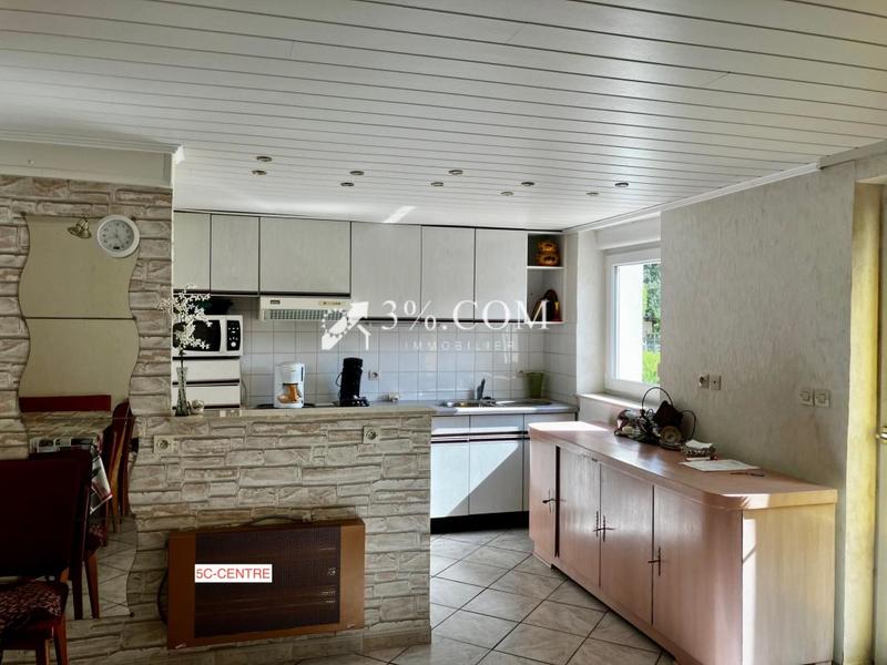 Maison - 230 m² - 9 pièces