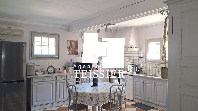 Mas - 221 m² - 11 pièces