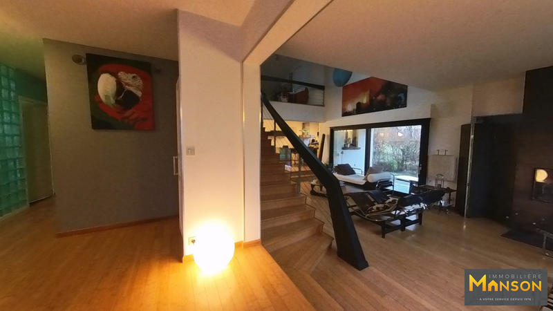 Maison - 322 m² - 12 pièces