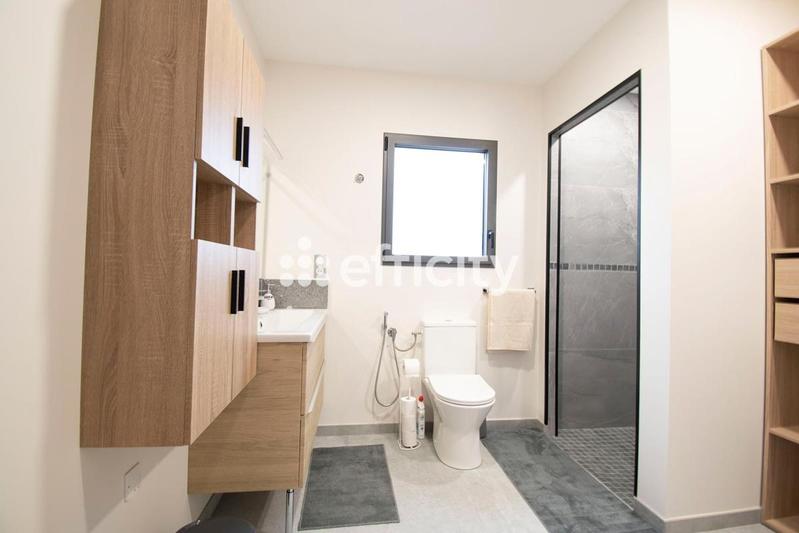 Maison - 138 m² - 6 pièces