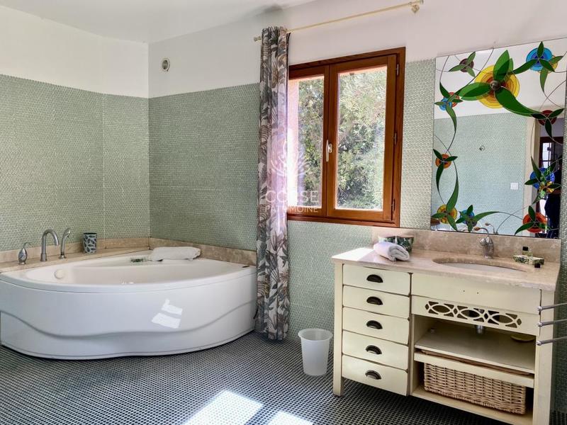 Villa - 282 m² - 7 pièces