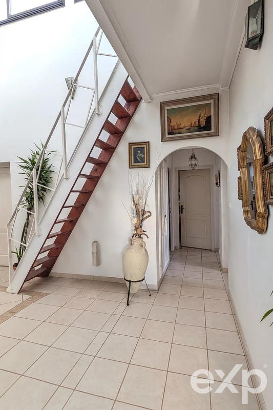 Villa - 220 m² - 7 pièces