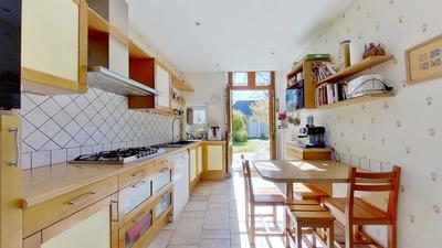 Propriété - 290 m² - 8 pièces