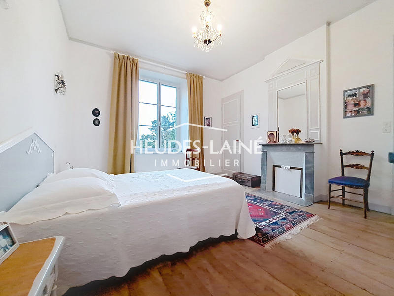 Maison - 190 m² - 8 pièces