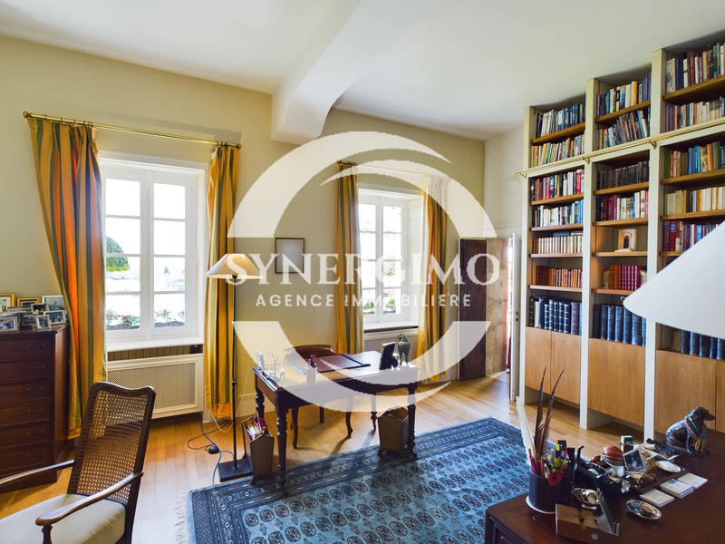 Propriété - 550 m² - 16 pièces