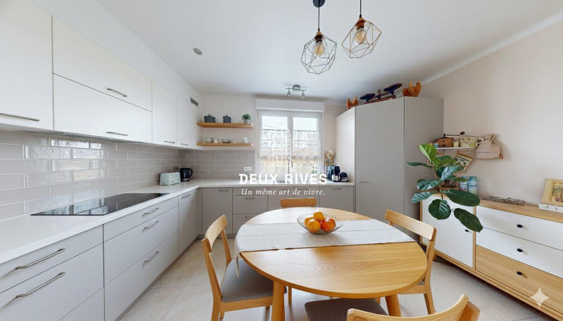 Maison - 150 m² - 8 pièces