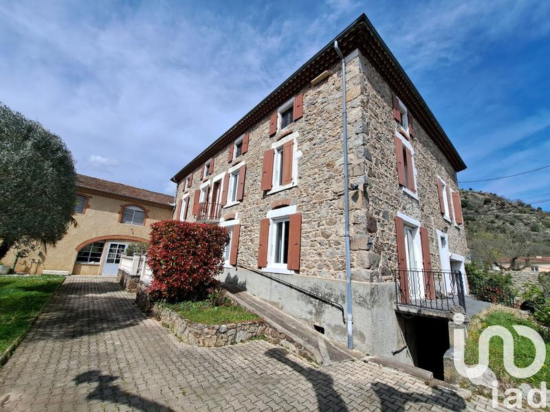 Maison - 229 m² - 8 pièces