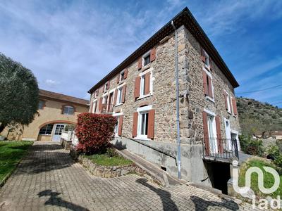 Maison - 229 m² - 8 pièces