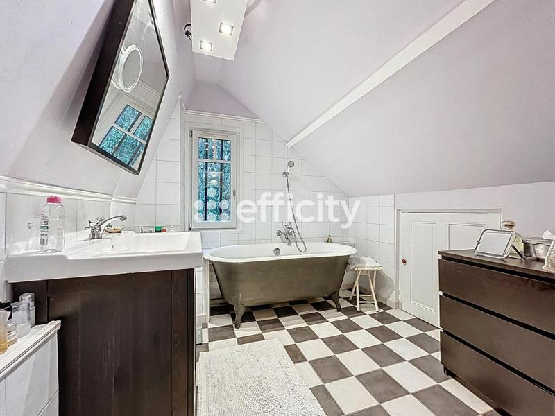 Maison - 110 m² - 4 pièces