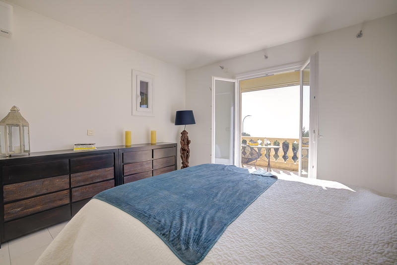 Villa - 220 m² - 6 pièces