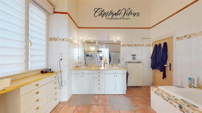 Maison - 288 m² - 8 pièces