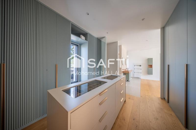 Maison - 240 m² - 6 pièces