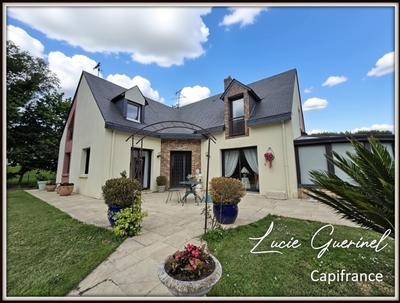 Maison - 246 m² - 10 pièces