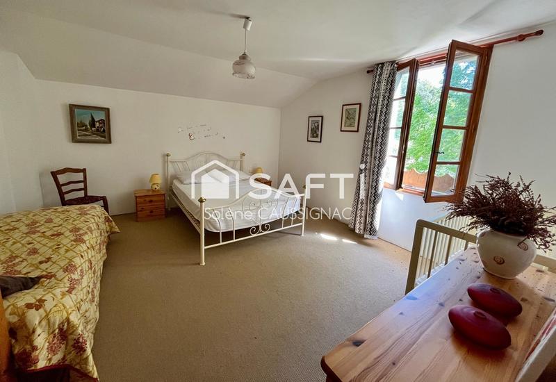 Maison - 242 m² - 9 pièces