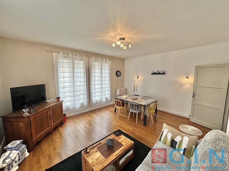 Appartement - 84 m² - 3 pièces