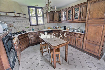 Maison - 210 m² - 11 pièces