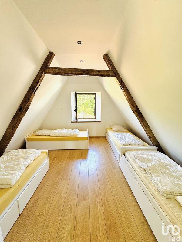 Maison - 200 m² - 6 pièces