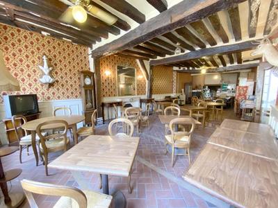 Maison - 425 m² - 16 pièces